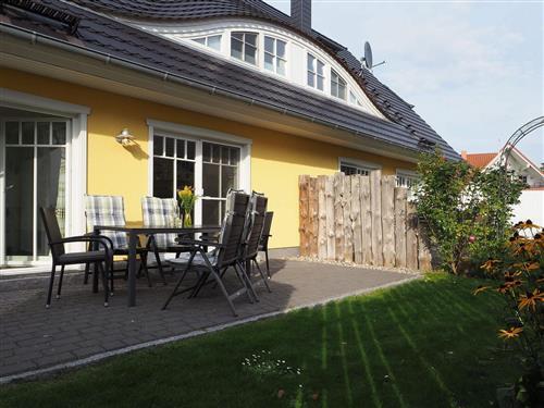 Holiday Home/Apartment - 6 persons -  - Grüner Winkel - 18374 - Zingst