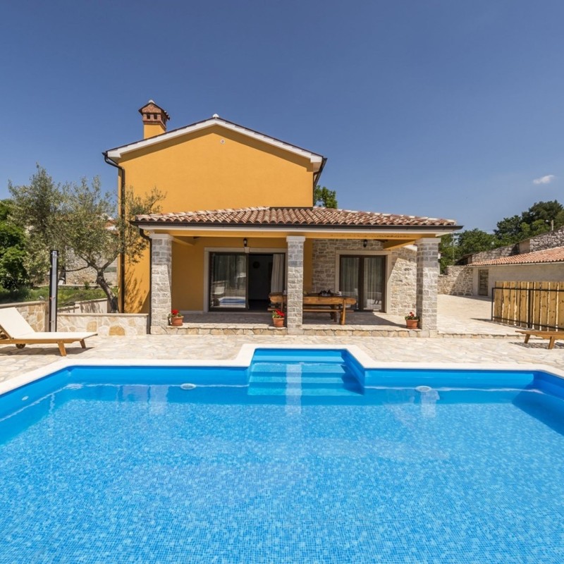 Sommerhus - 8 personer -  - Kloštar - 52450 - Kloštar