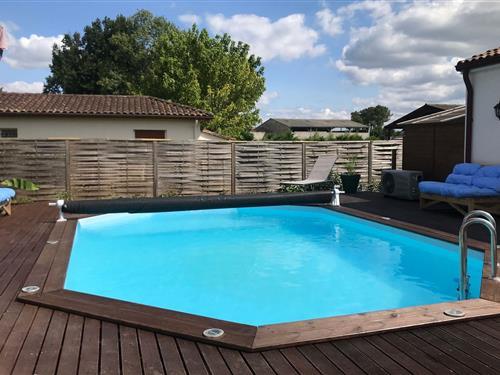 Holiday Home/Apartment - 2 persons -  - 33230 - Saint-Médard De Guizières