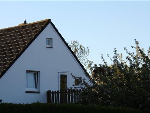 Holiday Home/Apartment - 4 persons -  - Kaapdelle - 26757 - Borkum