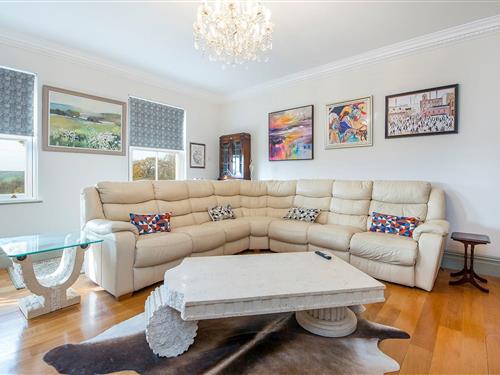 Sommerhus - 24 personer -  - SA31 2JZ - Llangunnor