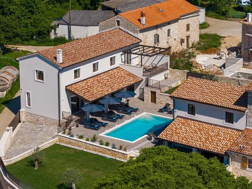 Holiday home - 8 persons -  - Valtura - Pula - Valtura - 52204 - Liznjan