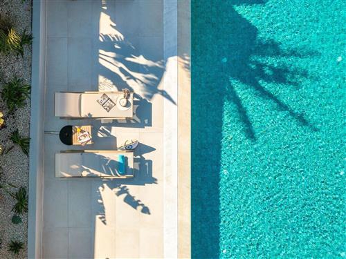 Holiday home - 9 persons -  - Soroni - 85106