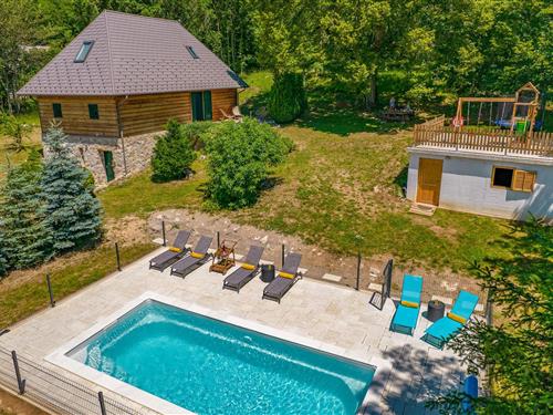 Holiday Home/Apartment - 7 persons -  - Frkasic - Plitvicka Jezera- Frkasic - 53230 - Frkasic