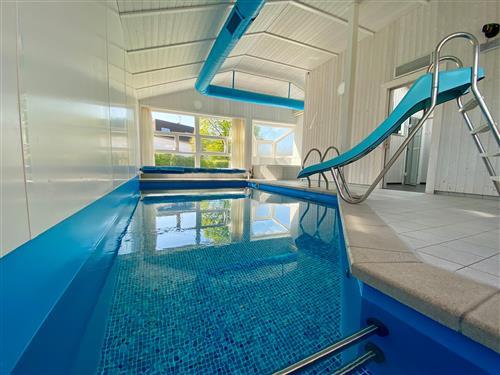 Sommerhus - 12 personer -  - Strandpark - 24398 - Brodersby