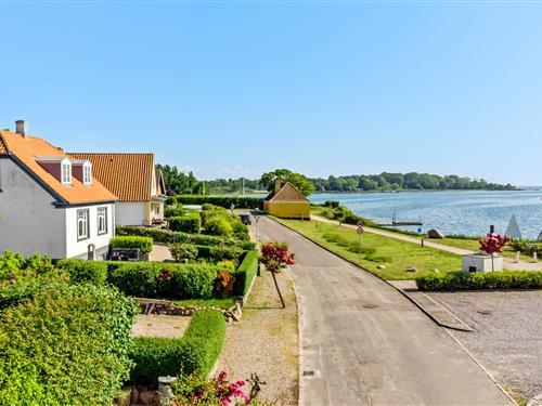 Sommerhus - 6 personer -  - Strandvejen - 4880 - Nysted