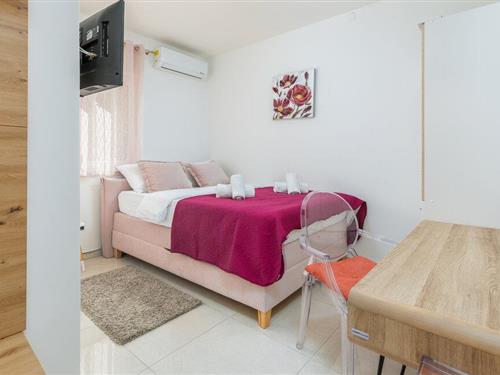 Holiday apartment - 2 persons -  - Kolodvorska ulica - 52100 - Pula