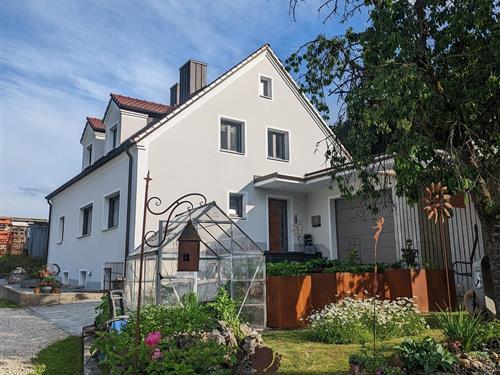 Holiday Home/Apartment - 5 persons -  - Einthal - 93339 - Riedenburg