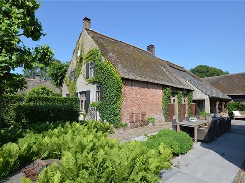 Holiday home - 16 persons -  - 5131NM - Alphen