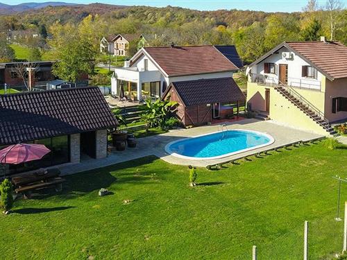 Sommerhus - 8 personer -  - Slavonska ulica - Slatina - Slatinski Drenovac - 33516 - Slatinski Drenovac