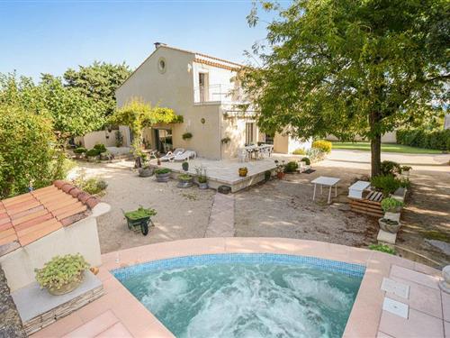 Holiday home - 8 persons -  - Chemin de Loriau - 30131 - Pujaut