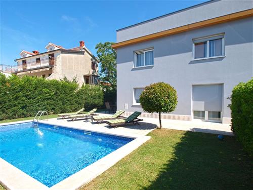 Holiday home - 8 persons -  - Pula - 52100