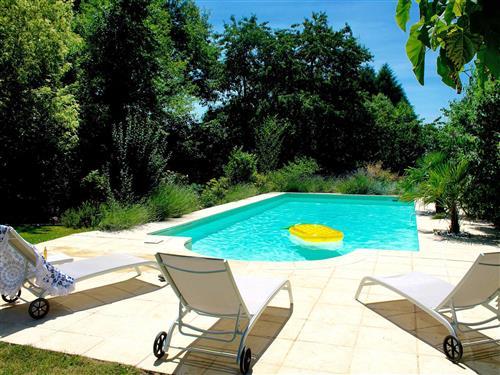 Holiday home - 9 persons -  - Saint-Sulpice-Les-Feuilles - 87160