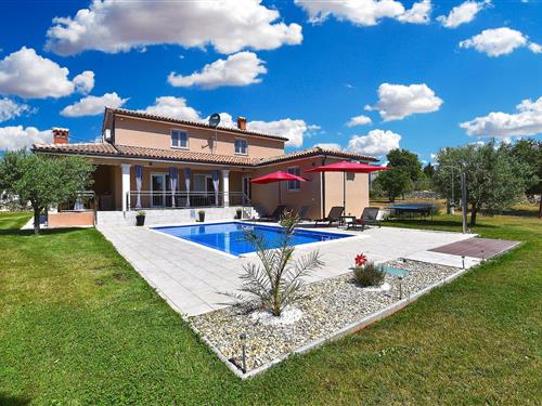 Holiday home - 8 persons -  - Divšici - 52206 - Divšici