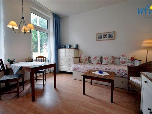 Holiday Home/Apartment - 3 persons -  - Kirchstr. - 26757 - Borkum