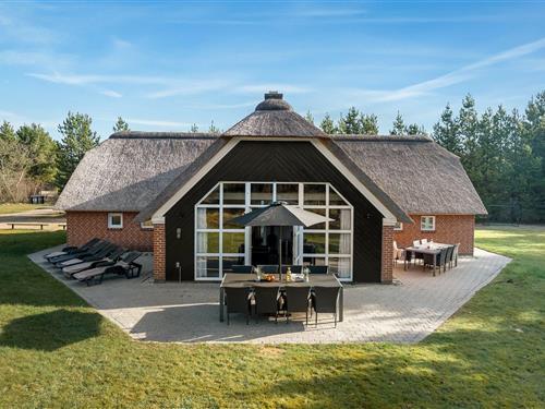 Sommerhus - 10 personer -  - Skovvang - Houstrup - 6830 - Nr. Nebel