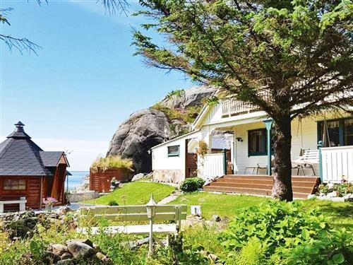 Holiday Home/Apartment - 8 persons -  - Mjølhusvegen - Karmøy - 4280 - Skudeneshavn