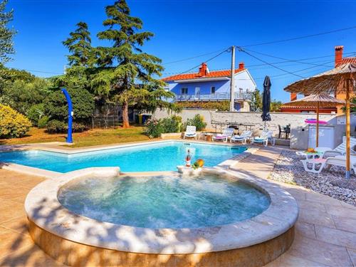 Holiday apartment - 6 persons -  - 52100 - Pula