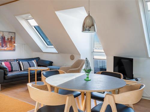 Feriehus - 4 personer -  - Hjelmevej 15, App. - 6854 - Henne Strand