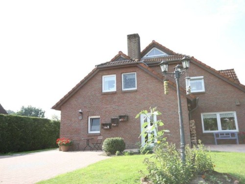 Holiday home - 4 persons -  - 26427 - Esens\/Moorweg-Wagnersfeh