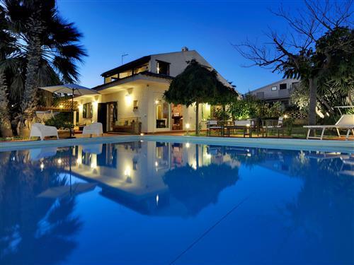 Feriehus - 12 personer -  - Cava D'aliga - 97010