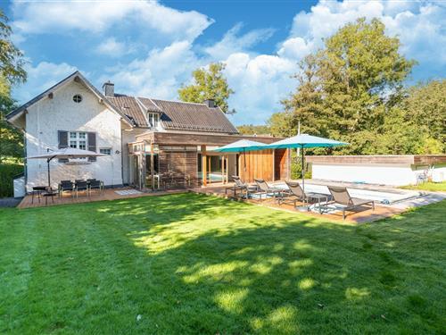 Sommerhus - 6 personer -  - 4900 - Spa