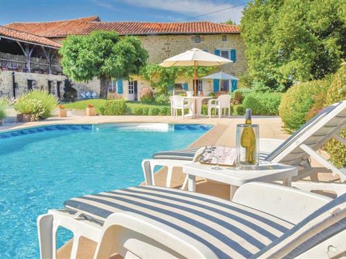 Holiday home - 12 persons -  - Ferme De L'Alba, - 16260 - Suaux