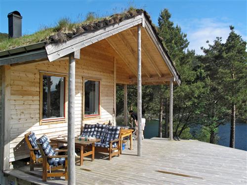 Holiday home - 5 persons -  - Svanøybukt - 6914