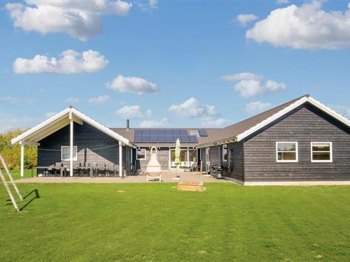 Sommerhus - 24 personer -  - Blommestien - Marielyst - 4872 - Idestrup