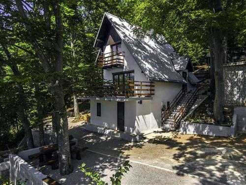 Sommerhus - 8 personer -  - Zlobin - 51324 - Zlobin