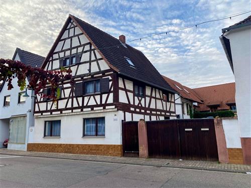 Feriehus - 5 personer -  - Theodor-Heuß-Str. - 67435 - Neustadt An Der Weinstraß