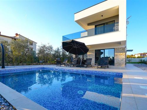 Holiday home - 8 persons -  - Ulica 1. Maja - Pula - Vodnjan - 52215 - Vodnjan