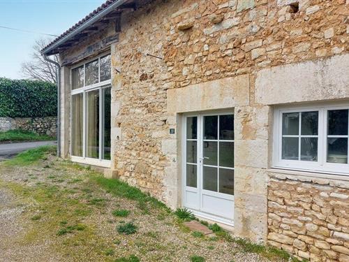 Holiday home - 7 persons -  - rue Les Barbiers - 16700 - Saint-Gourson