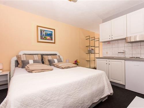 Ferielejlighed - 4 personer -  - 21223 - Okrug Gornji