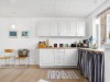 Image 13 - Kitchen