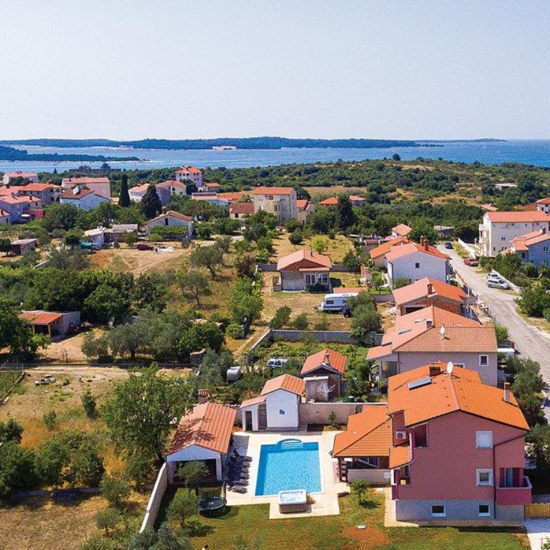 Sommerhus - 16 personer -  - Prilaz Plazina - Pula-Stinjan - 52100 - Pula