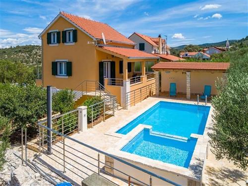 Holiday Home/Apartment - 9 persons -  - Dracevica - 21423 - Dracevica