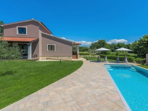 Holiday home - 8 persons -  - 52444 - Tinjan