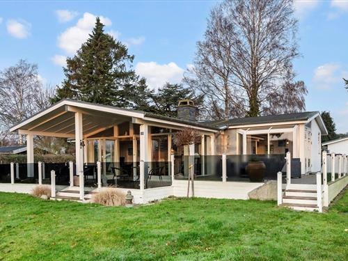 Sommerhus - 6 personer -  - Laurasvej - 4673 - Rødvig