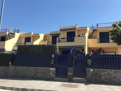 Holiday Home/Apartment - 4 persons -  - Calle Mar Caspio - 35010 - Meloneras