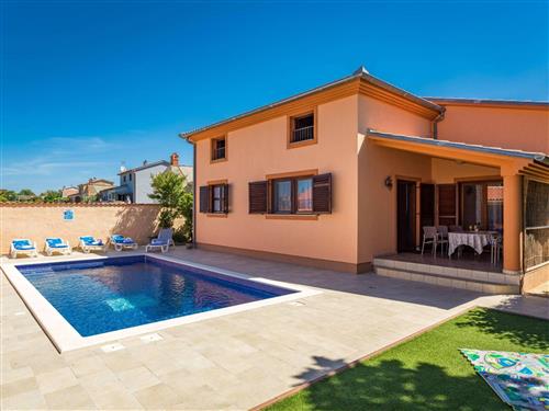 Holiday home - 8 persons -  - Bokordici - 52100