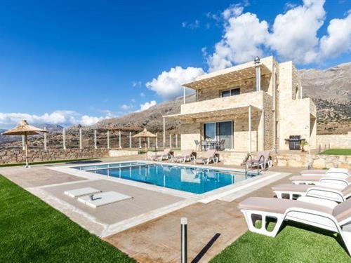 Feriehus - 8 personer -  - 74053 - Triopetra
