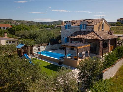 Holiday home - 7 persons -  - Kneza Domagoja bb - Biograd-Vrana - 23211 - Vrana