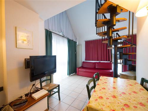 Holiday Home/Apartment - 6 persons -  - Viale Della Vittoria - 10052 - Bardonecchia