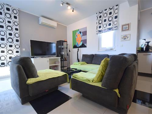 Holiday Home/Apartment - 4 persons -  - Kralja Tomislava - 51512 - Njivice - Insel Krk