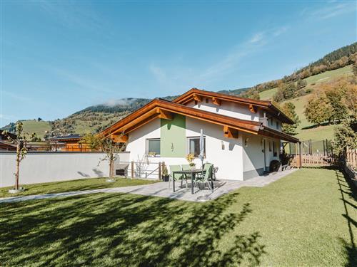 Holiday Home/Apartment - 6 persons -  - Kaprun - 5721