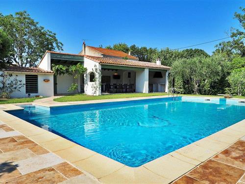 Holiday home - 8 persons -  - Rue D Argençon - 13280 - Moulès