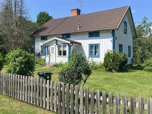 Holiday home - 6 persons -  - Uddevallshyltan - Alsterbro/Kalmar - 382 74 - Alsterbro