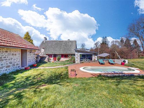 Holiday home - 12 persons -  - Route de saint Merd - Saint-Oradoux-De-Chirouze - 23100 - Saint-Oradoux-De-Chiro