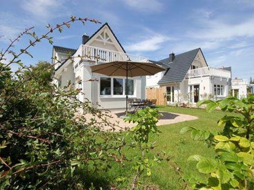 Holiday home - 4 persons -  - Südstraße - 18375 - Erholungsort Born